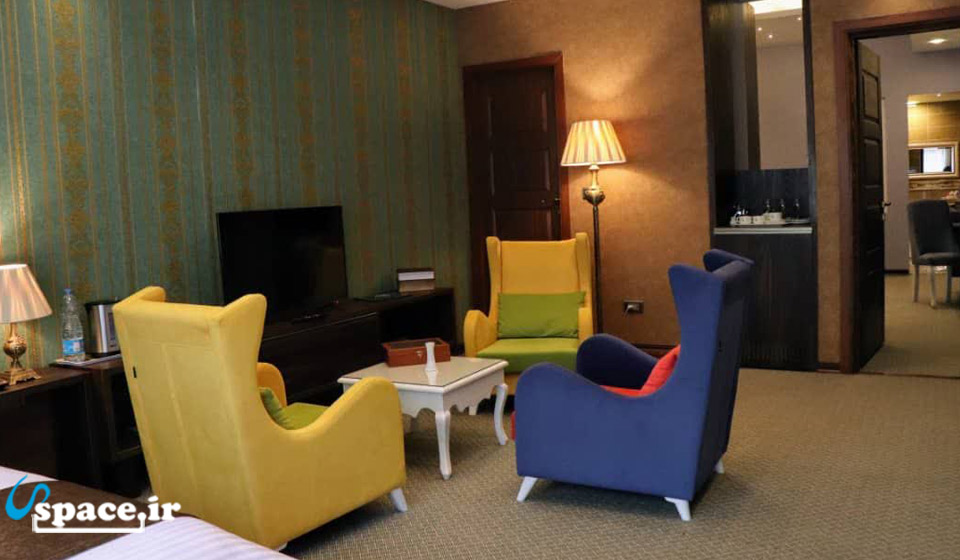 نمای داخلی سوئیت رویال هتل آپارتمان تنکا پارسه - خرم آباد تنکابن - روستای یاندشت بالا